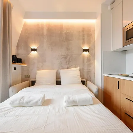 Luxury - Exhibition Park Parigi